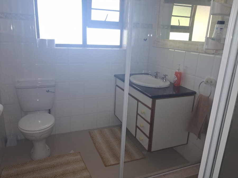 To Let 1 Bedroom Property for Rent in Cove Rock Eastern Cape